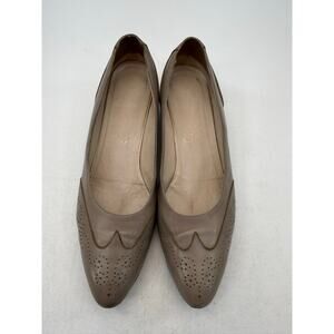 Vintage Ferragamo Taupe Wingtip Womens Shoes Size 8.5AA Designer Minimalist